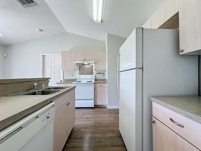 Building Photo - 424 Danube Dr