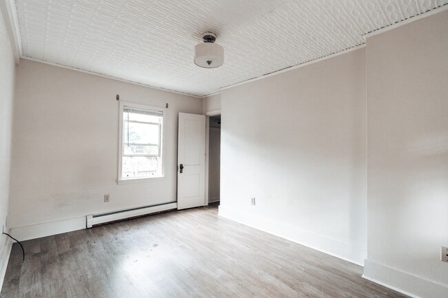 Building Photo - 52 Myrtle St
