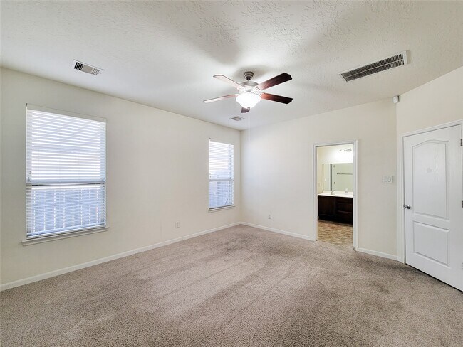 Building Photo - 3007 Meadow Prairie St
