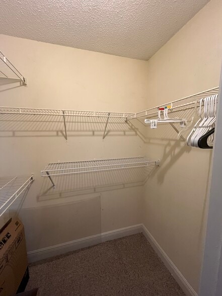 Building Photo - 7206 Santa Fe Pky