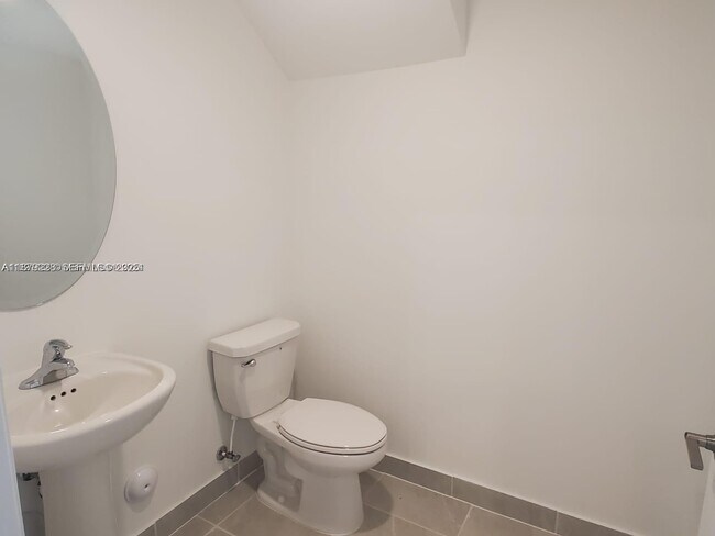 Building Photo - 2602 SE 11th St