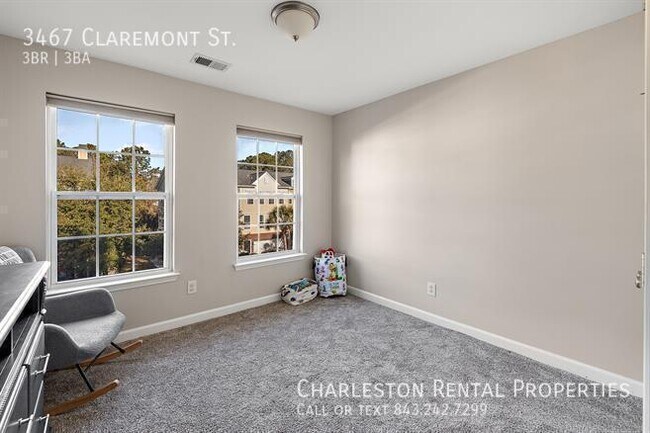 Building Photo - 3467 Claremont St