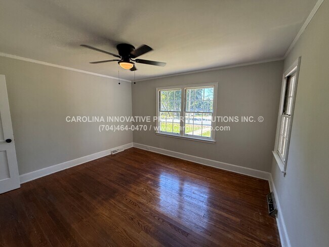 Building Photo - 1102 Ebenezer Ave Ext