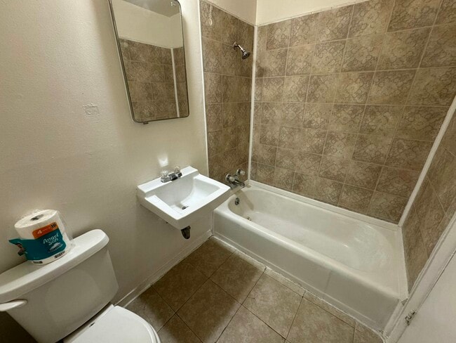 Building Photo - 4278 Grape Dr NE