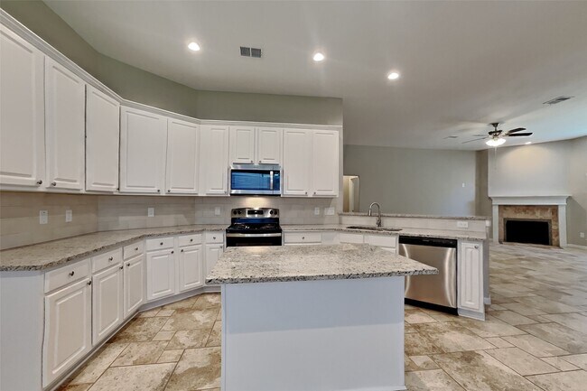 Building Photo - 15610 Forest Run Dr
