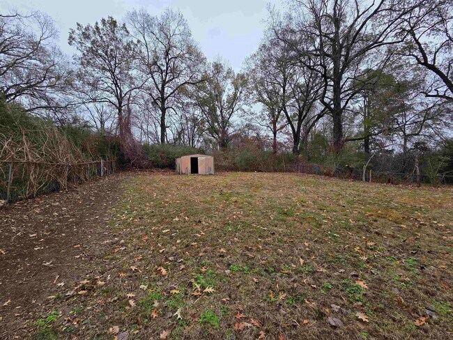 Building Photo - 2192 Lisa Ave