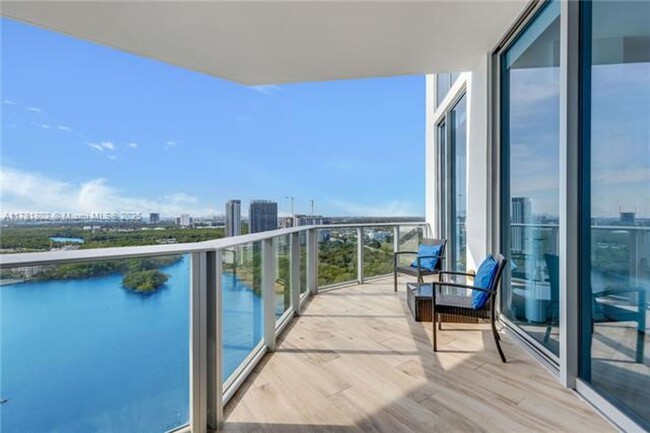 Building Photo - 17111 Biscayne Blvd