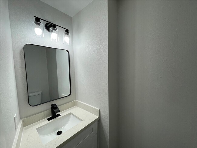 Building Photo - 20919 Hall Colony Ct
