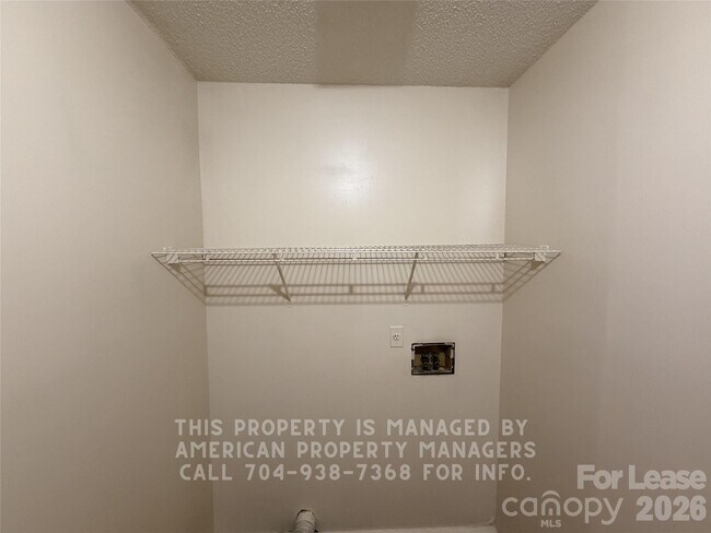 Building Photo - 1860 Sells Rd