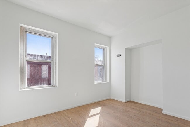 Building Photo - 3031 Page St