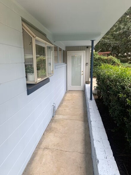 Building Photo - 7161 Balboa Rd