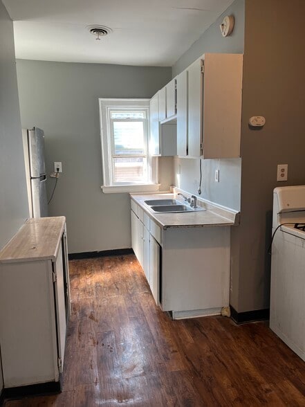 Building Photo - 39 Barry Pl