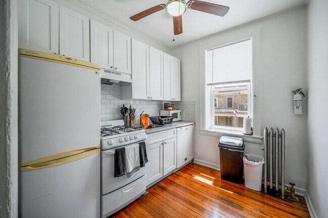 Primary Photo - 4 Lincoln Pl