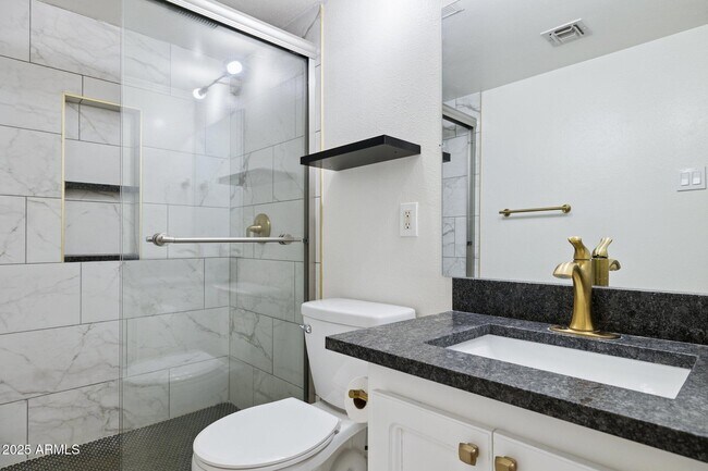 Building Photo - 7950 E Starlight Way