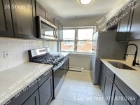 Building Photo - 26 Stiles St
