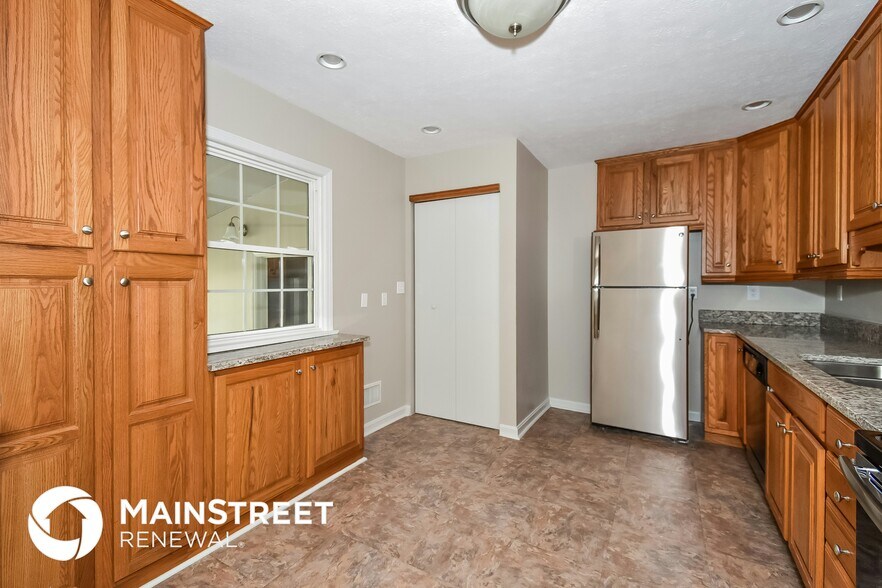 Building Photo - 6201 W Pages Ln