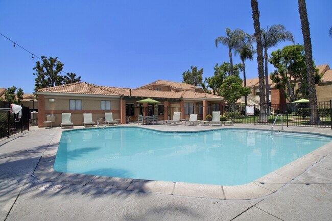 Building Photo - 200 S Linden Ave