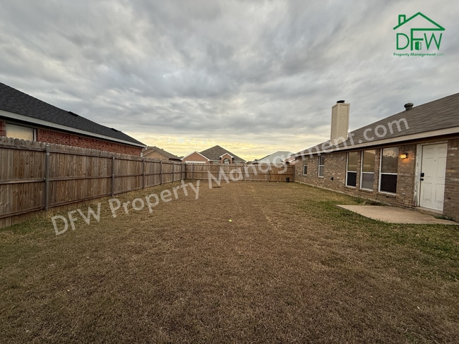 Building Photo - Spacious 3-Bedroom Corner Lot Home with Large Backyard in Arlington, TX