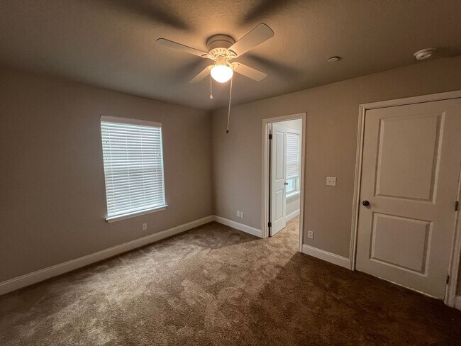 Building Photo - 7417 Savannah Brooks