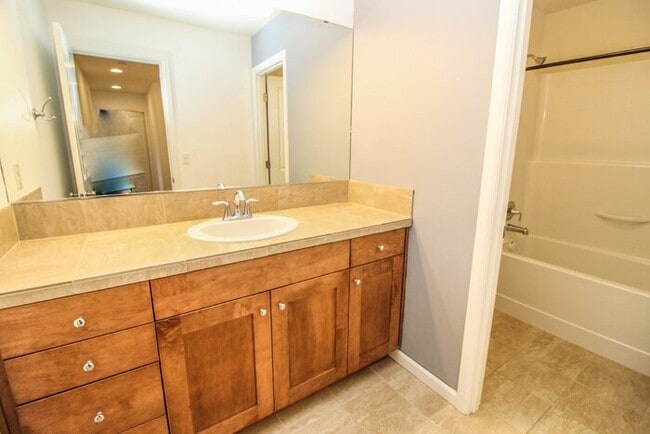 Building Photo - Excellent Snohomish Location. 5bed 3bath 2 Car Garage Sitting on a non through street with very l...