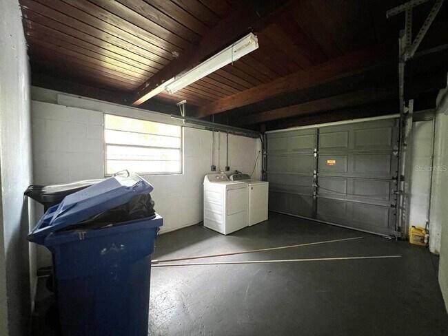Building Photo - 123 Wildwood St