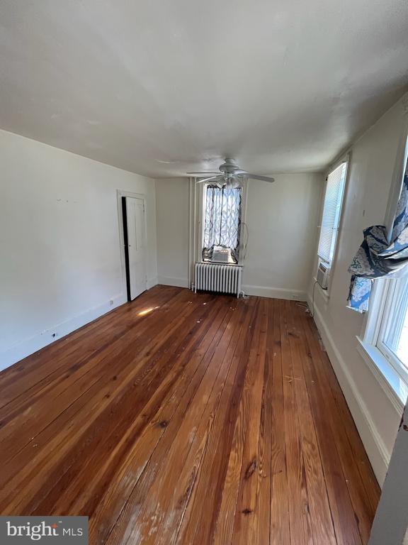 Building Photo - 337 Lindenwold Ave