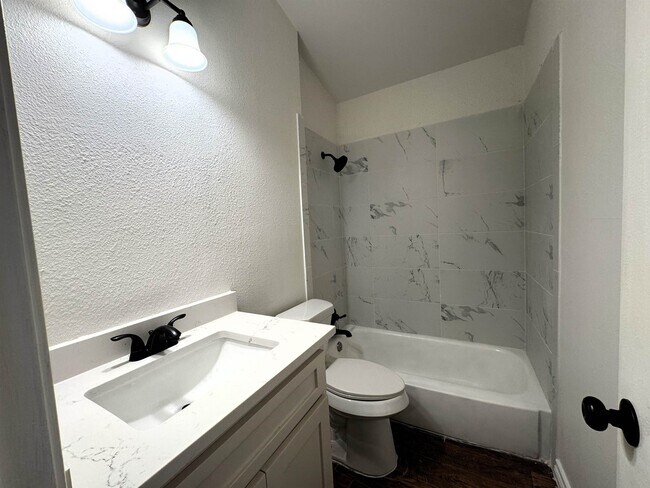 Building Photo - 777 Clouse Dr