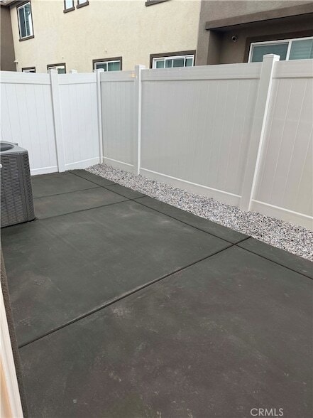 Building Photo - 32879 Manhattan Ave