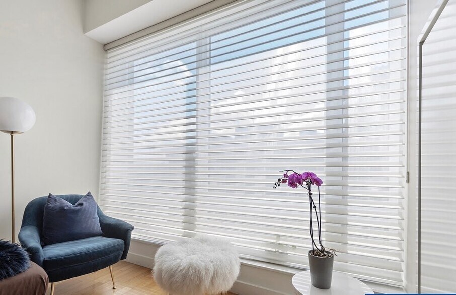 Building Photo - 400 Stuart St