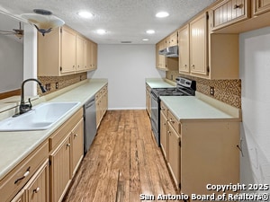 Building Photo - 16918 Summer Creek Dr