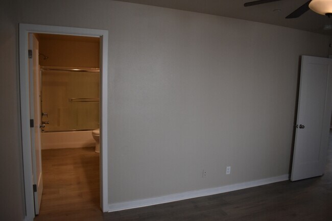 Building Photo - 524 Janell Ct