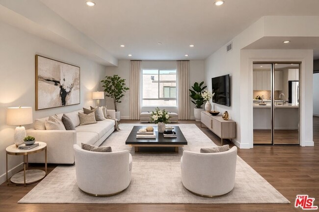 Building Photo - 11255 Hatteras St