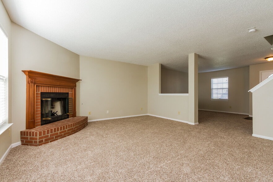 Building Photo - 2274 Summerwood Ln