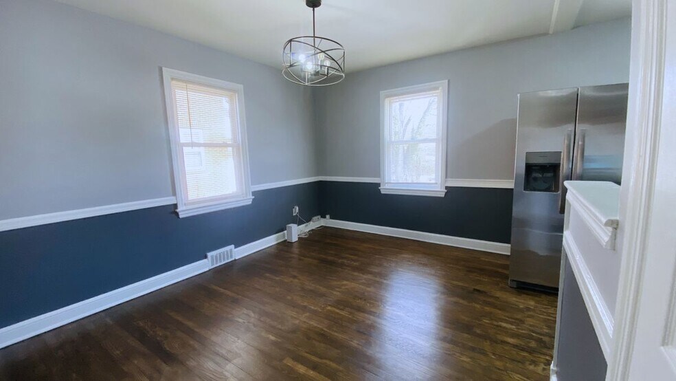 Building Photo - 9407 Colesville Rd