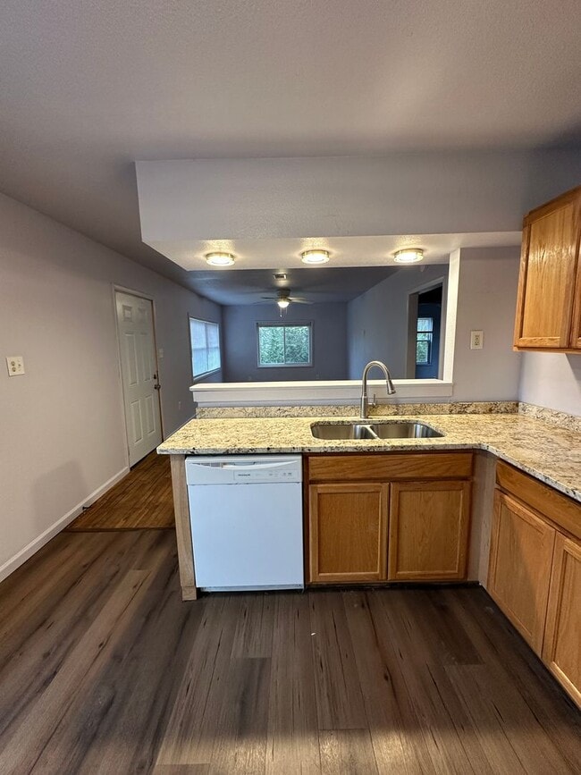 Building Photo - $1,900.00 MOVE-IN-SPECIAL