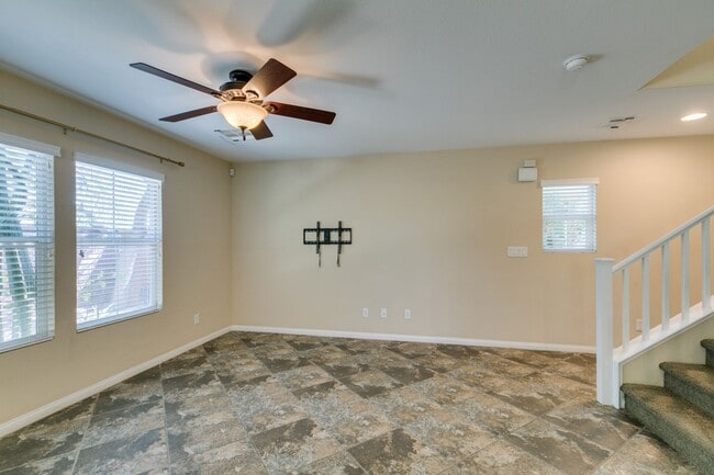 Building Photo - GORGEOUS HOME WITH TONS OF UPGRADES*MOUNTA...