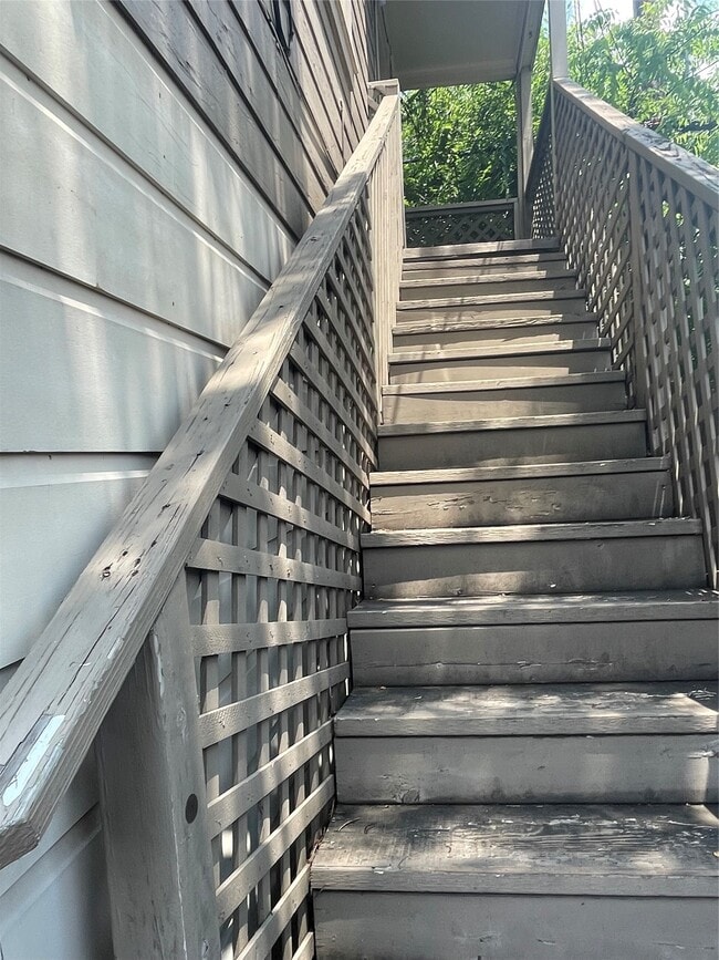 Building Photo - 2030 Bissonnet St