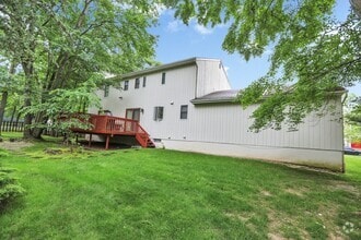 Building Photo - 11 Heaton Ct