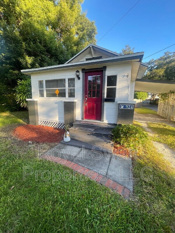 Primary Photo - 924 Vistabula St