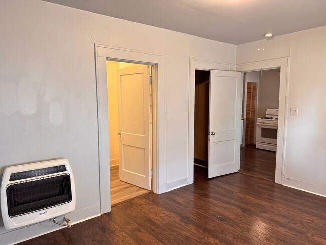 Building Photo - 1818 Collins Ave