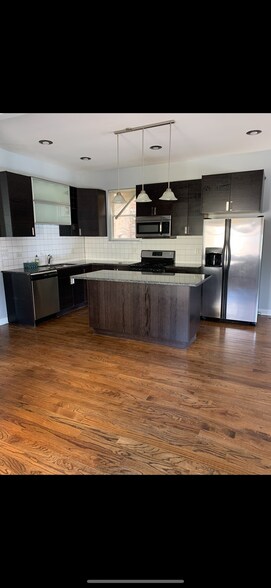 Building Photo - 3444 W Schubert Ave