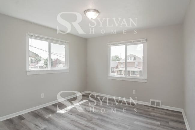 Building Photo - Carve Out a Great Life Here!