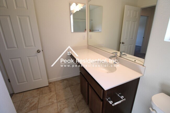 Building Photo - Brand New Rocklin 4bd/3ba House with 2 Car...