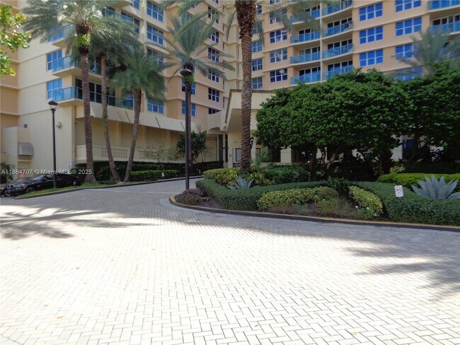 Building Photo - 2501 S Ocean Dr