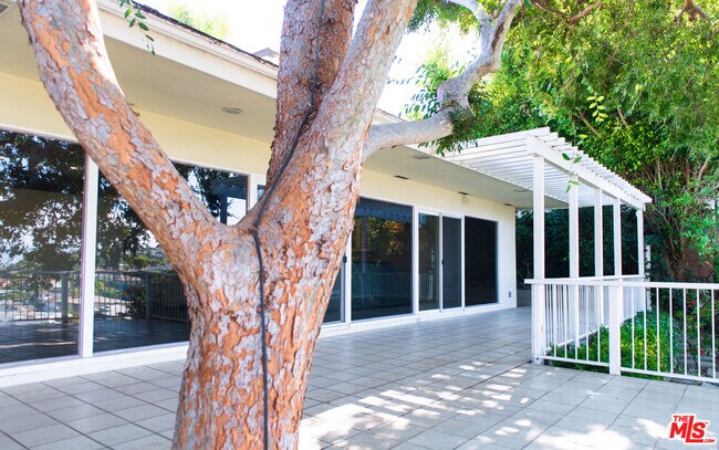 Building Photo - 4219 Don Alegre Pl