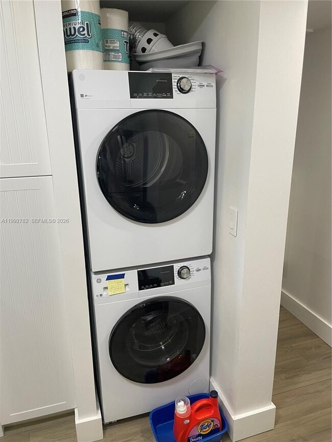 Building Photo - 1605 S US Hwy 1