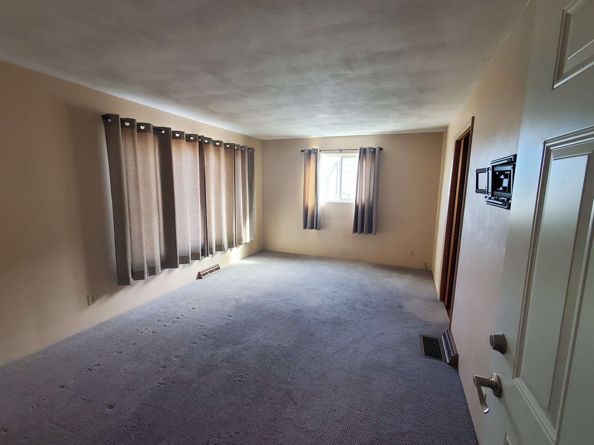 Living Room - 119 Taylor Ave