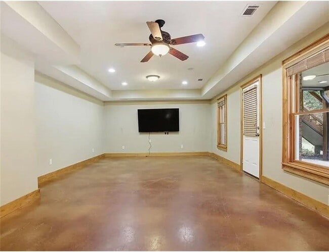 Building Photo - 845 Botanica Way