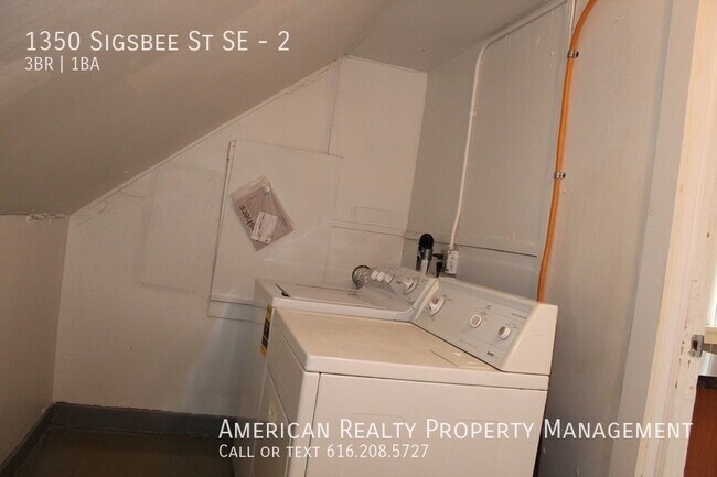 Building Photo - 1350 Sigsbee St SE