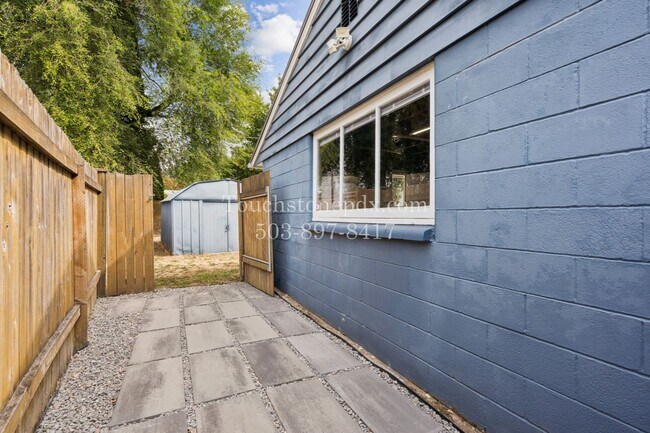 Building Photo - 9111 NE Tillamook St
